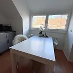 Cozy Apartment In Oberkassel