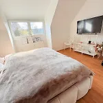 Cozy Apartment In Oberkassel